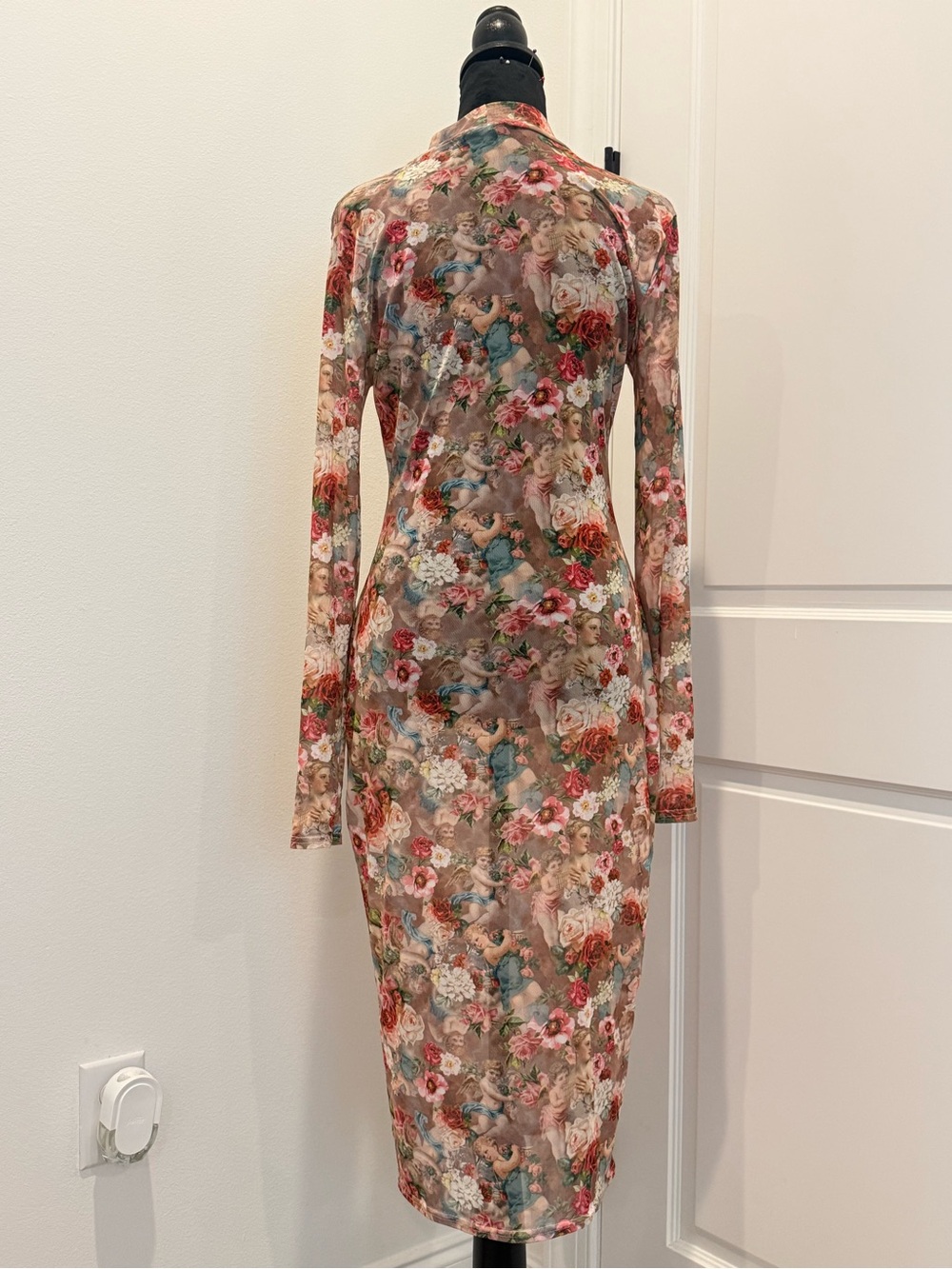 Boohoo ‘Sheer Angel Dress’ - Picture 4 of 6